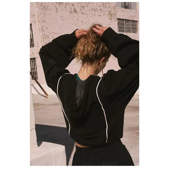 Free People FP Movement Sandstorm Pullover Hoodie XS Black Oversized Cropped - Picture 2 of 16